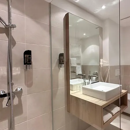 Otel Krone 1512 Salzburg